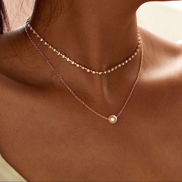Layered Rhinestone Choker and Pearl Necklace Gold - Picture 3 of 7